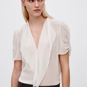 Aritzia Babaton Tinsley blouse size‎ s